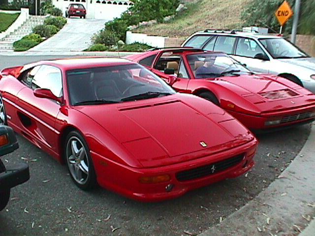 2cars01.jpg (66669 bytes)